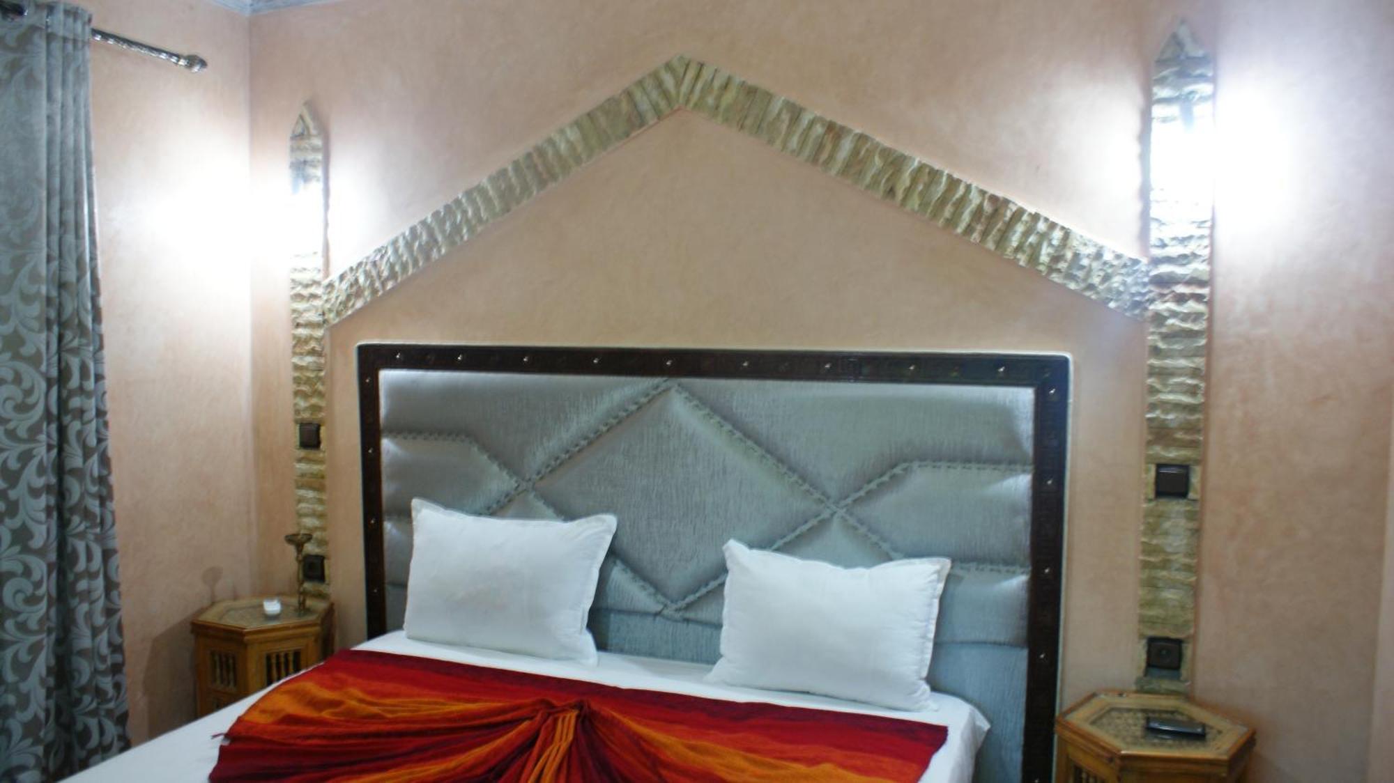 Riad Aslda Asni Phòng bức ảnh