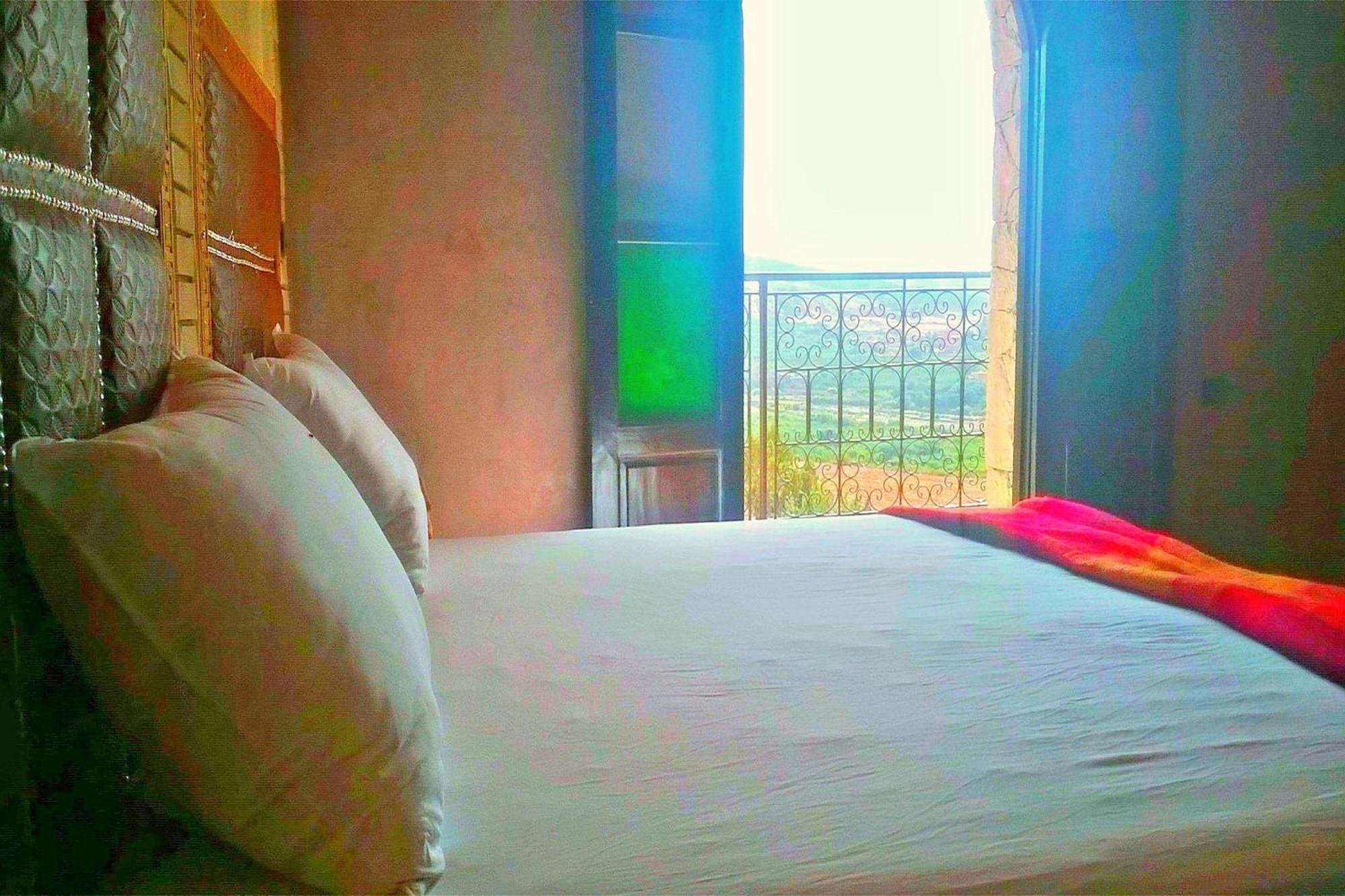Riad Aslda Asni Phòng bức ảnh