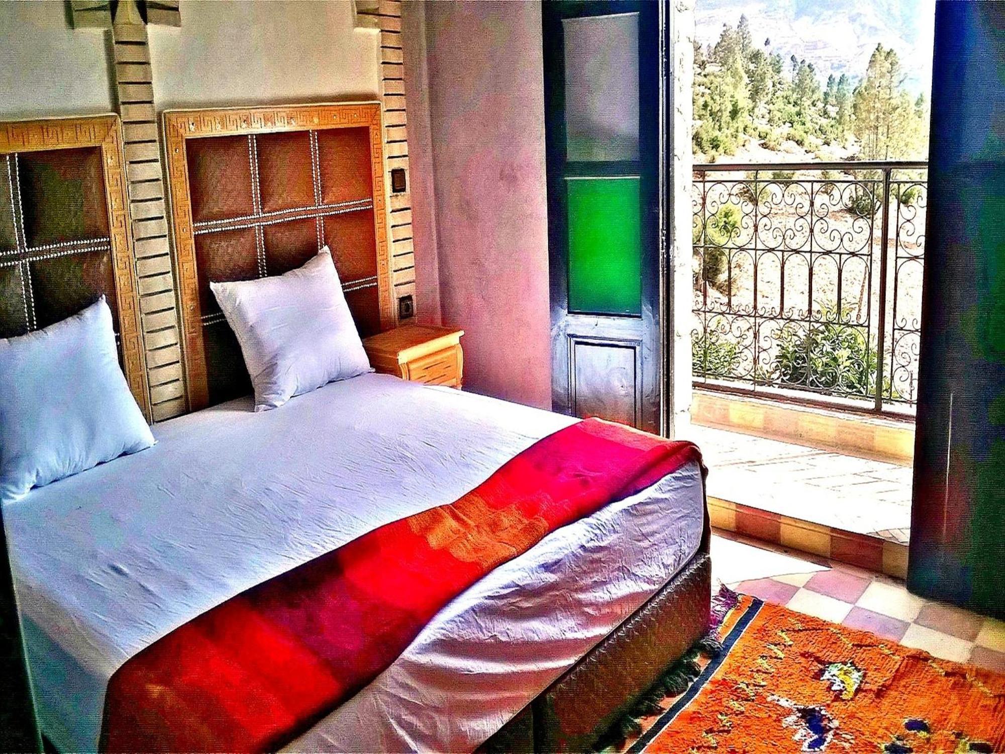Riad Aslda Asni Phòng bức ảnh